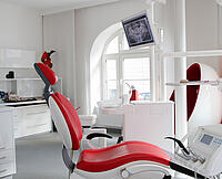Treatment room at the dental practice Seehofer in Munich